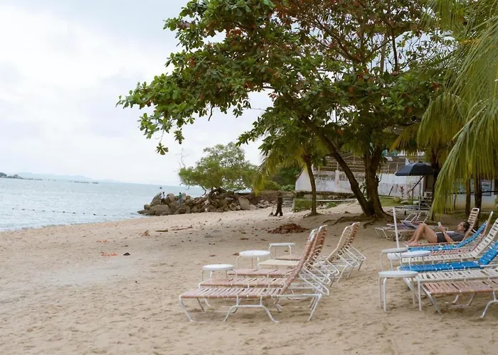 17 Jazz Sweet Beachfront Resort